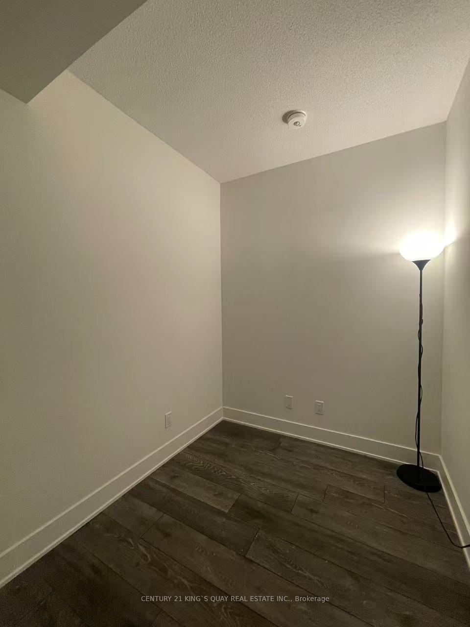 Photo 6 of 188 Fairview Mall Drive, North York, Don Valley Village — HOMEH