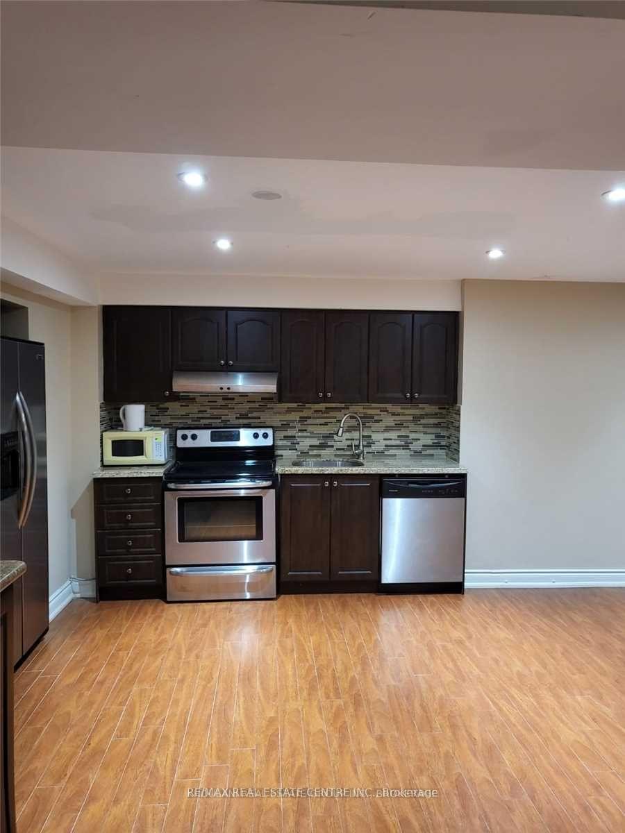 Photo 4 of 3283 Tacc(basement) Drive, Mississauga, Churchill Meadows — HOMEH