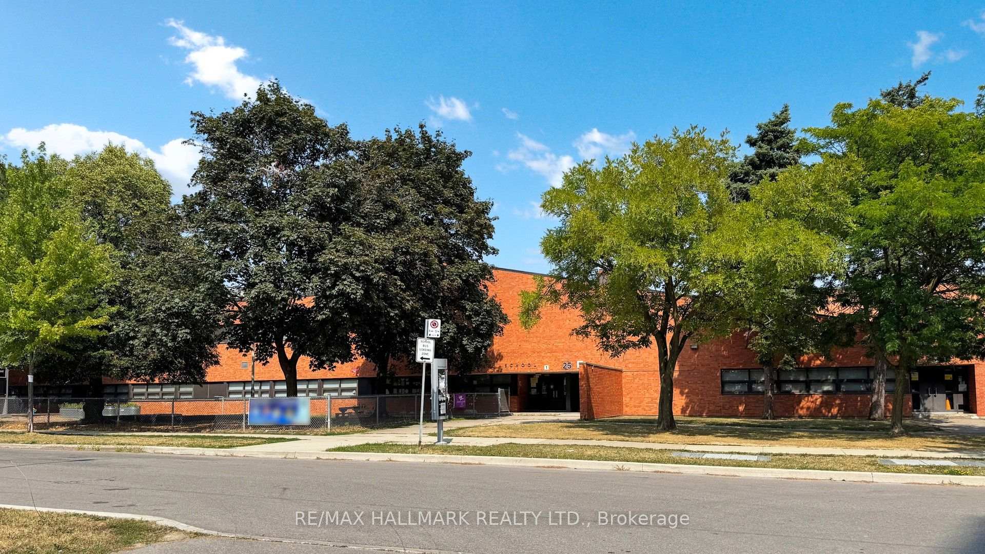 Photo 32 of Unit 907, 20 Forest Manor Road, North York, Henry Farm — HOMEH
