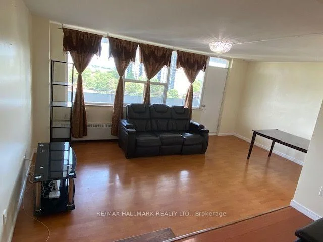 Photo 10 of Unit 907, 20 Forest Manor Road, North York, Henry Farm — HOMEH
