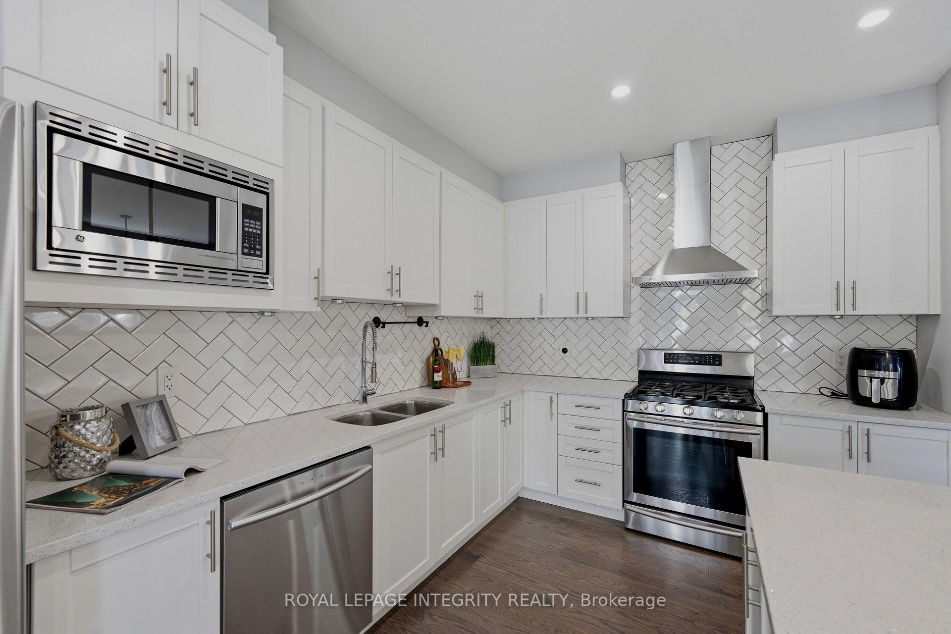 Photo 17 of 337 Meadowbreeze Drive, Ottawa, Kanata - Emerald Meadows/Trailwest — HOMEH