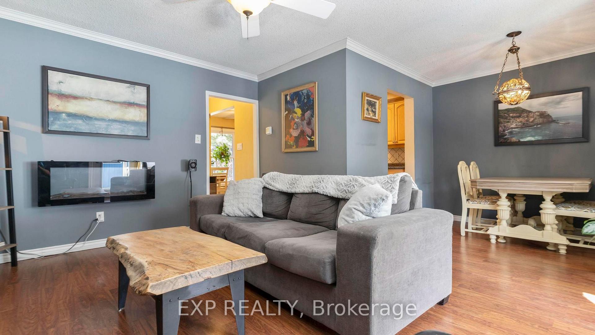 Photo 11 of 116 Glenroy Crescent, London, South T — HOMEH
