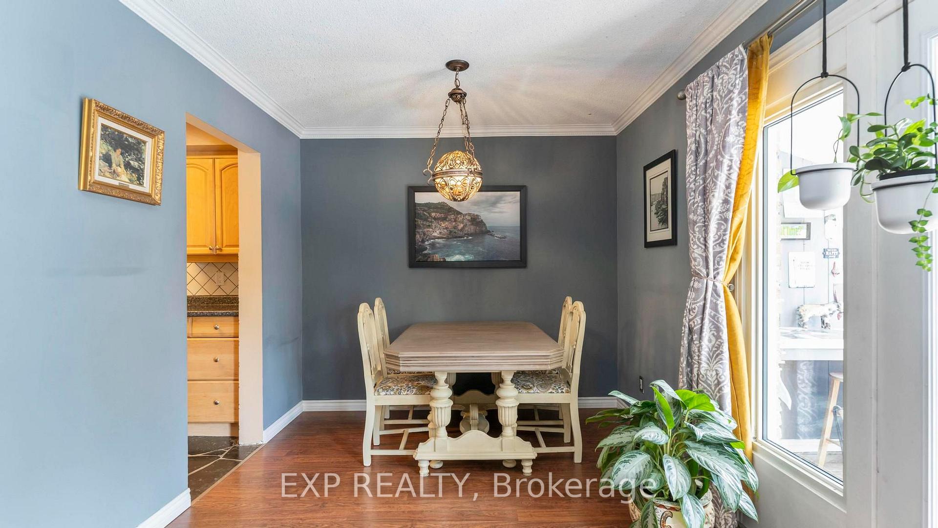 Photo 12 of 116 Glenroy Crescent, London, South T — HOMEH