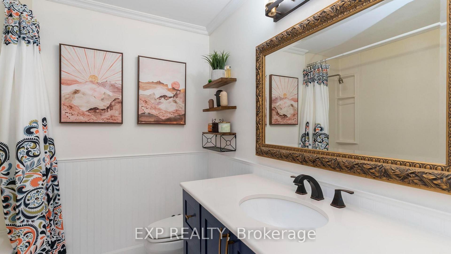 Photo 17 of 116 Glenroy Crescent, London, South T — HOMEH