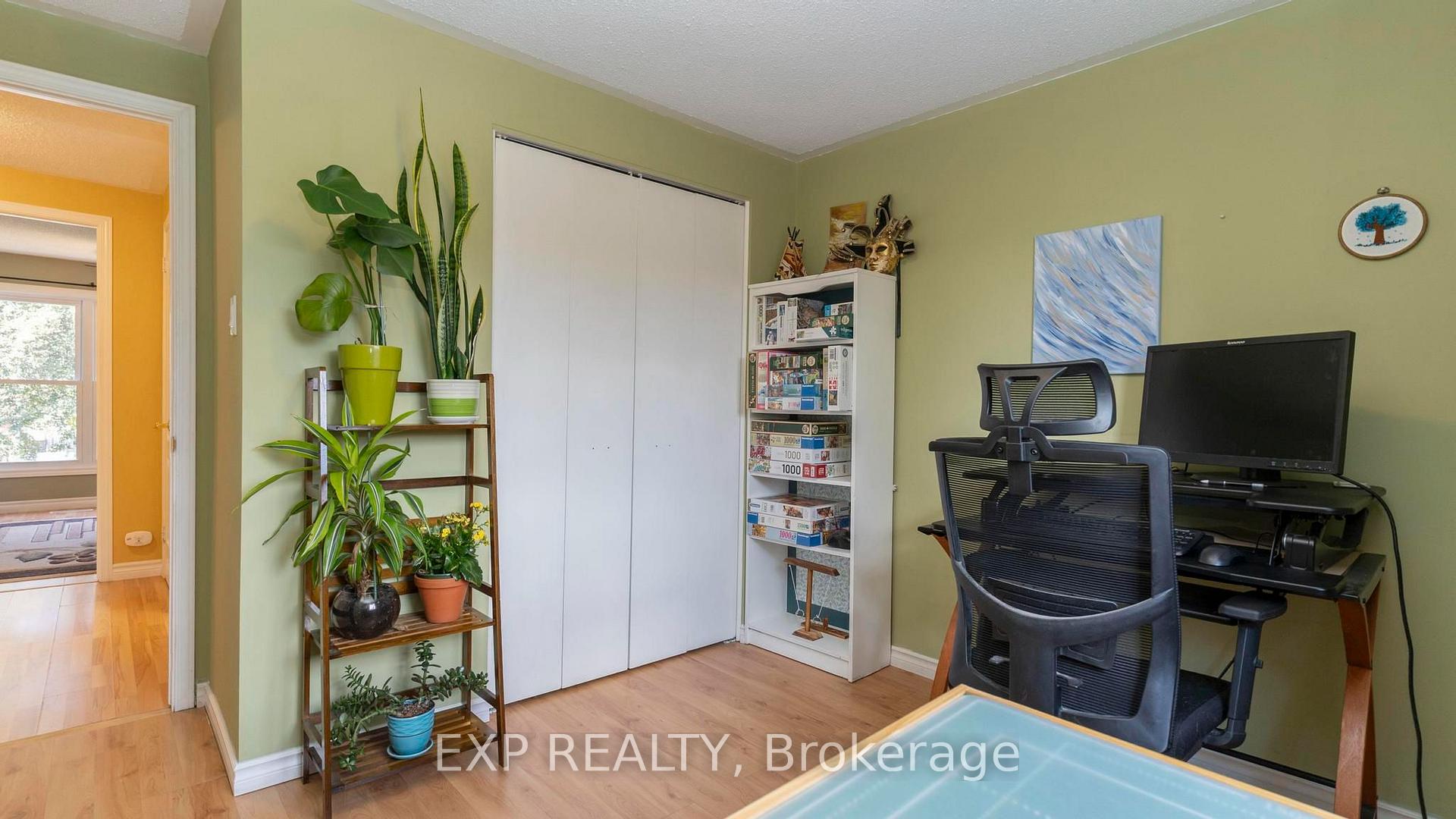 Photo 21 of 116 Glenroy Crescent, London, South T — HOMEH