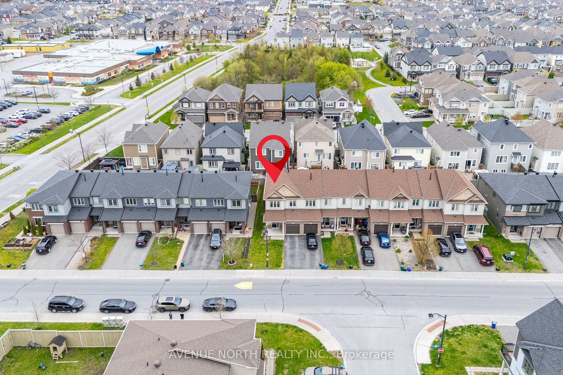 Photo 3 of 940 Kilbirnie Drive, Ottawa, Barrhaven - Half Moon Bay — HOMEH
