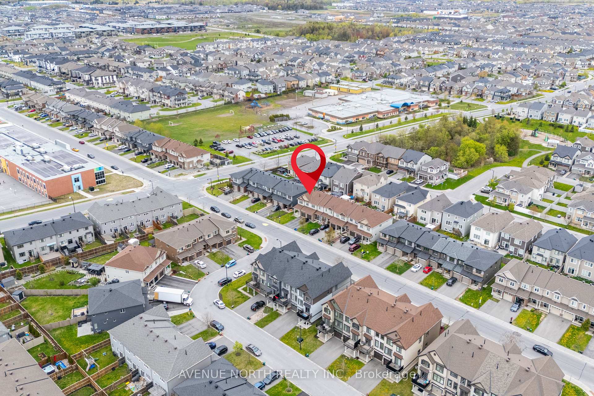 Photo 4 of 940 Kilbirnie Drive, Ottawa, Barrhaven - Half Moon Bay — HOMEH