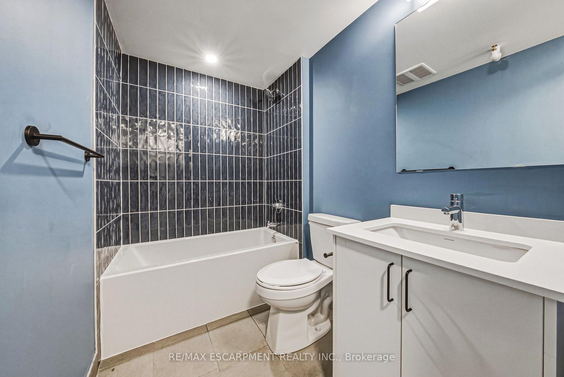 Photo 3 of Unit 206, 325 James Street S, Hamilton, Corktown — HOMEH