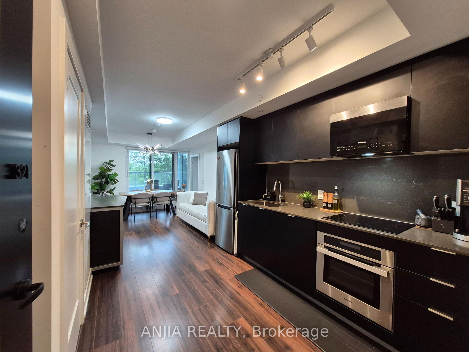 Photo 5 of Unit 321, 8 Cedarland Drive, Markham, Unionville — HOMEH