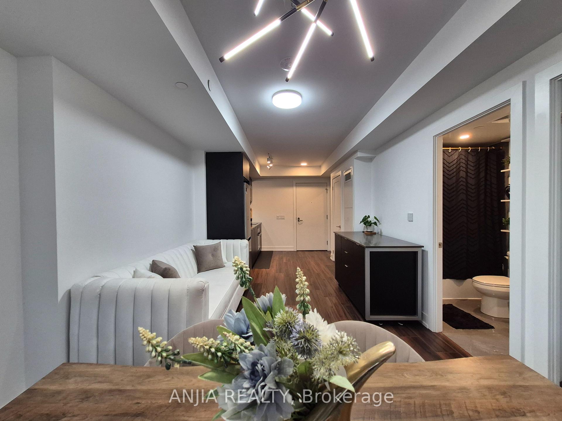 Photo 13 of Unit 321, 8 Cedarland Drive, Markham, Unionville — HOMEH