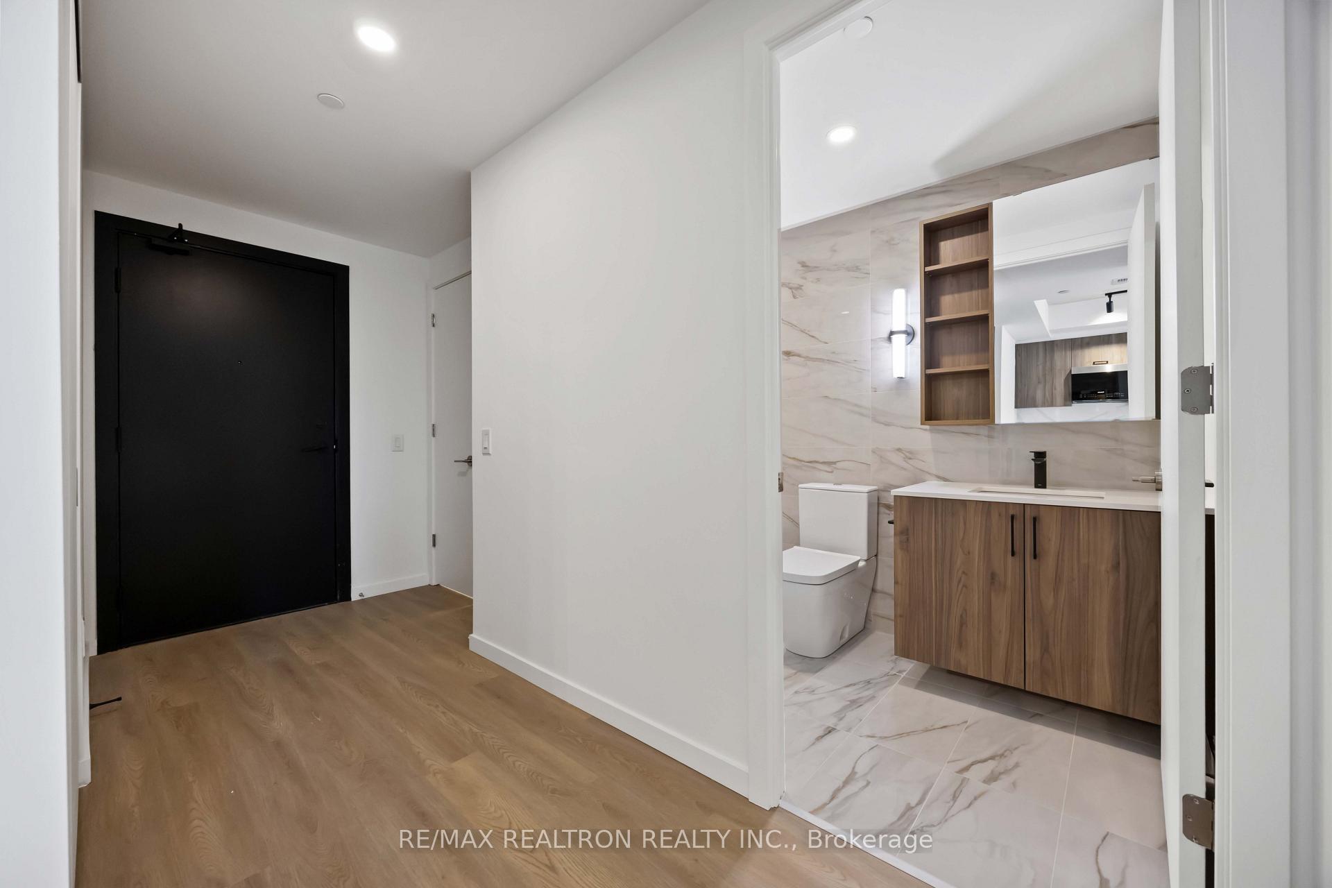 Photo 2 of 689 The Queensway, Etobicoke, Stonegate-Queensway — HOMEH