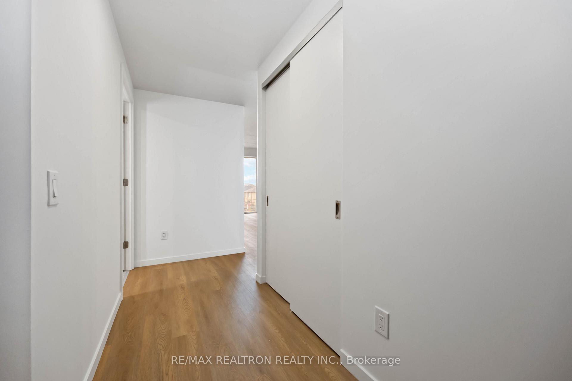 Photo 4 of 689 The Queensway, Etobicoke, Stonegate-Queensway — HOMEH