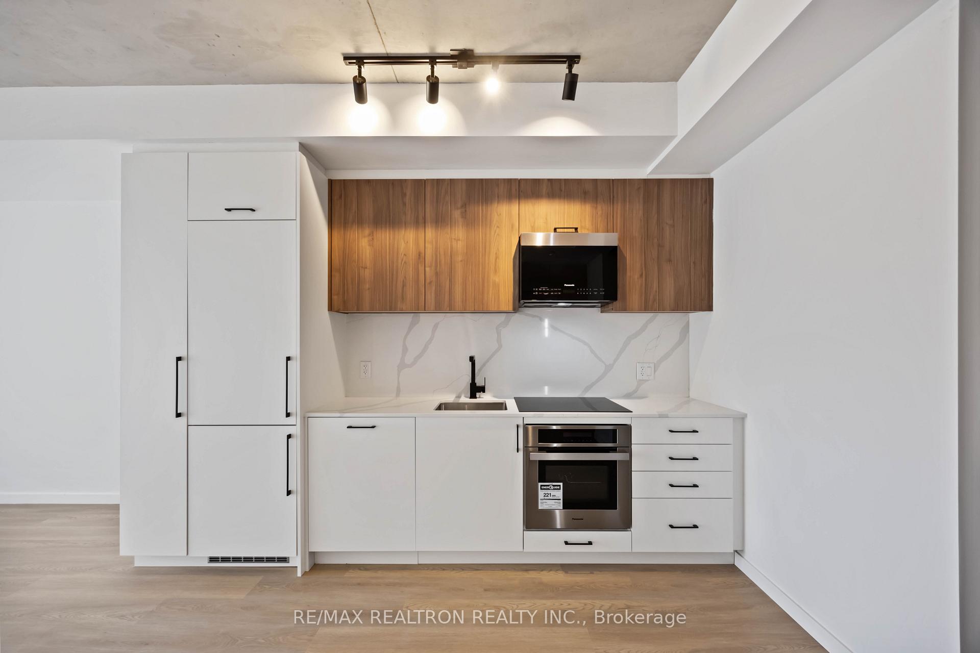 Photo 8 of 689 The Queensway, Etobicoke, Stonegate-Queensway — HOMEH