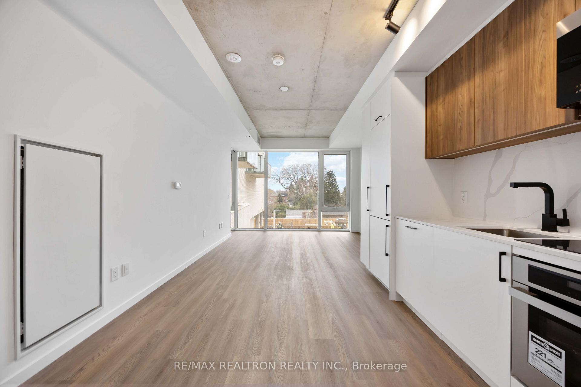 Photo 9 of 689 The Queensway, Etobicoke, Stonegate-Queensway — HOMEH