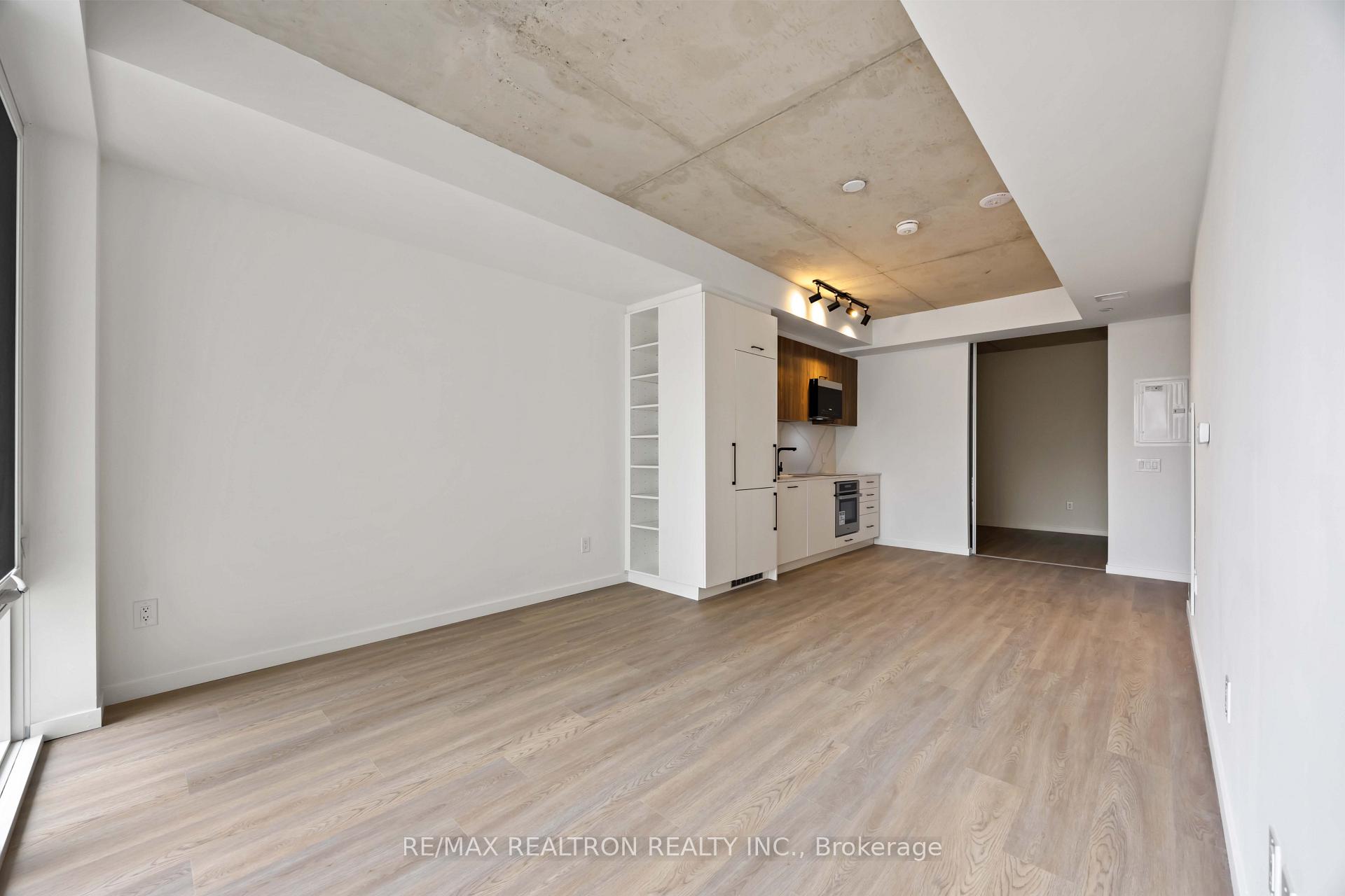 Photo 10 of 689 The Queensway, Etobicoke, Stonegate-Queensway — HOMEH