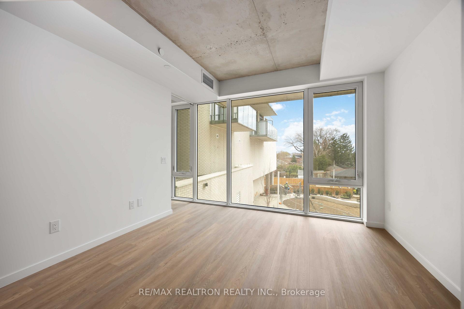 Photo 11 of 689 The Queensway, Etobicoke, Stonegate-Queensway — HOMEH