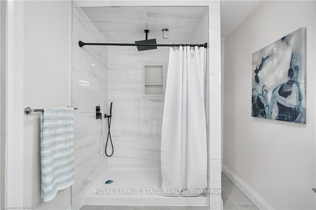 Photo 8 of Unit 1, 10 Comet Avenue, Hamilton, Hamilton Beach — HOMEH
