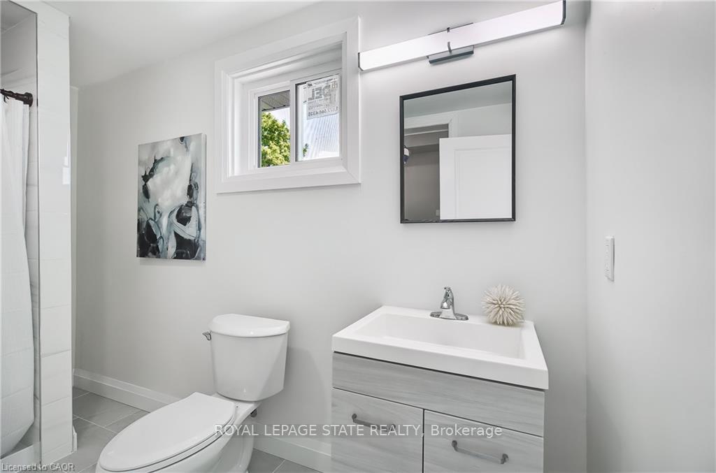 Photo 9 of Unit 1, 10 Comet Avenue, Hamilton, Hamilton Beach — HOMEH