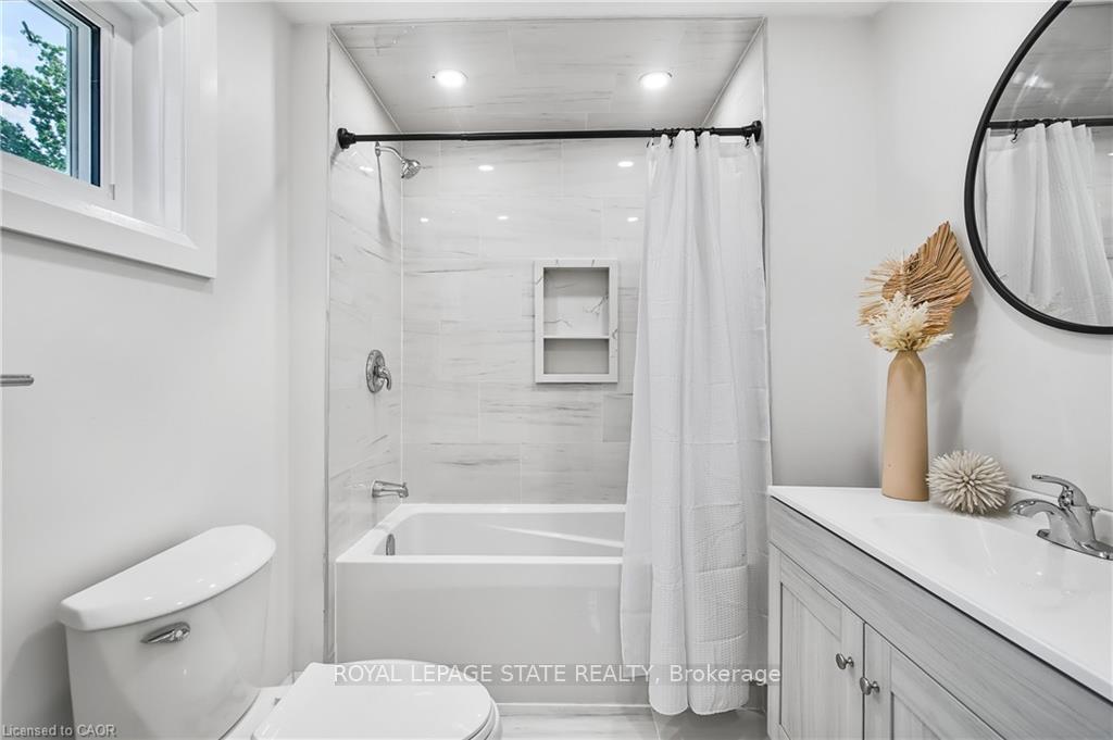Photo 15 of Unit 1, 10 Comet Avenue, Hamilton, Hamilton Beach — HOMEH
