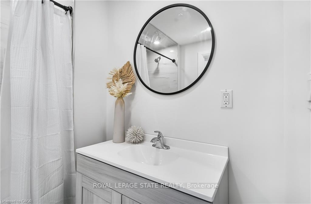 Photo 16 of Unit 1, 10 Comet Avenue, Hamilton, Hamilton Beach — HOMEH