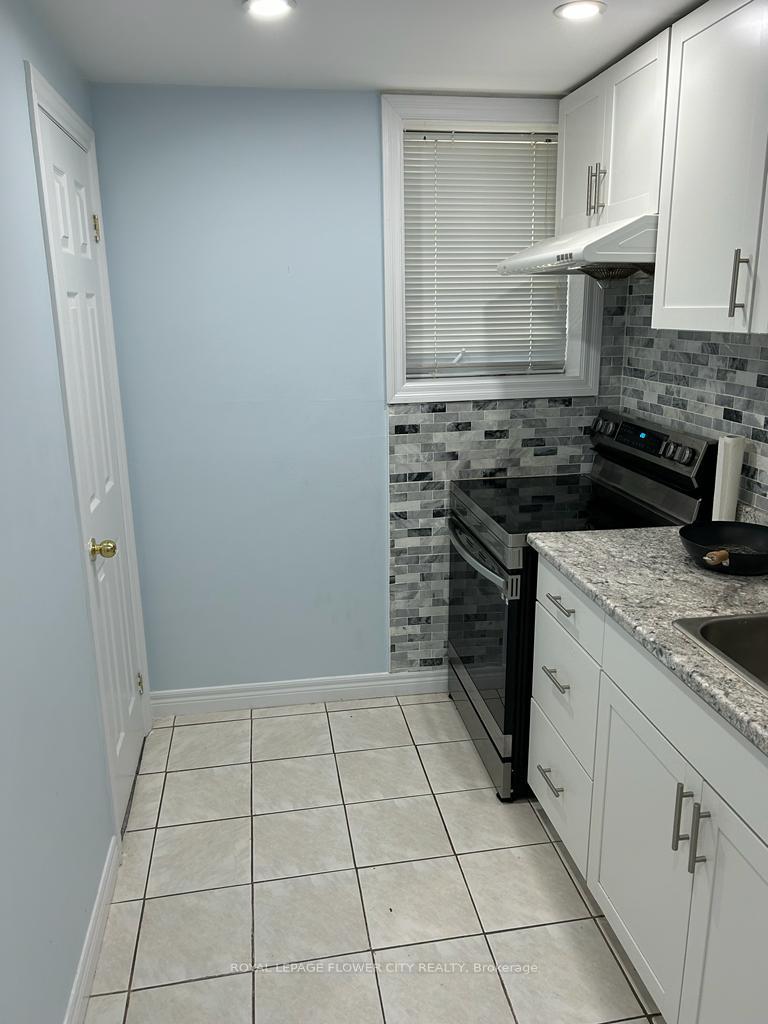 Photo 3 of Unit Bsmt, 4 Lascelles Blvd Drive, Brampton, Westgate — HOMEH