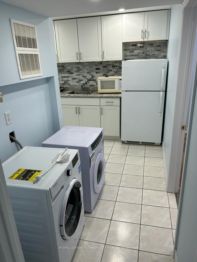 Photo 10 of Unit Bsmt, 4 Lascelles Blvd Drive, Brampton, Westgate — HOMEH