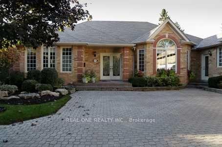 Front of 207 Kennedy Street W