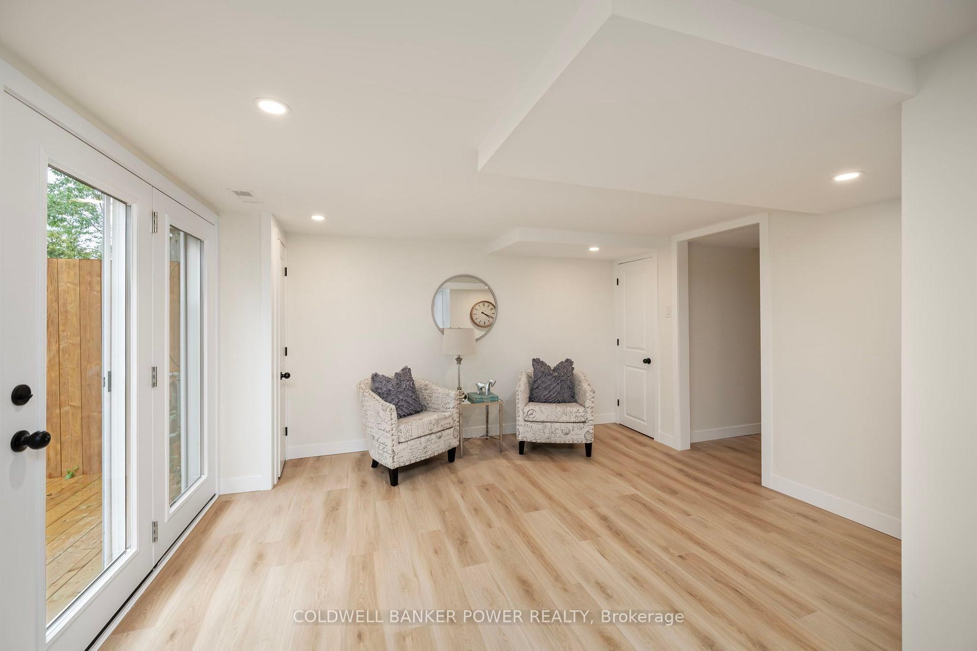 Photo 6 of Unit 27, 727 Wilkins Street, London, South R — HOMEH