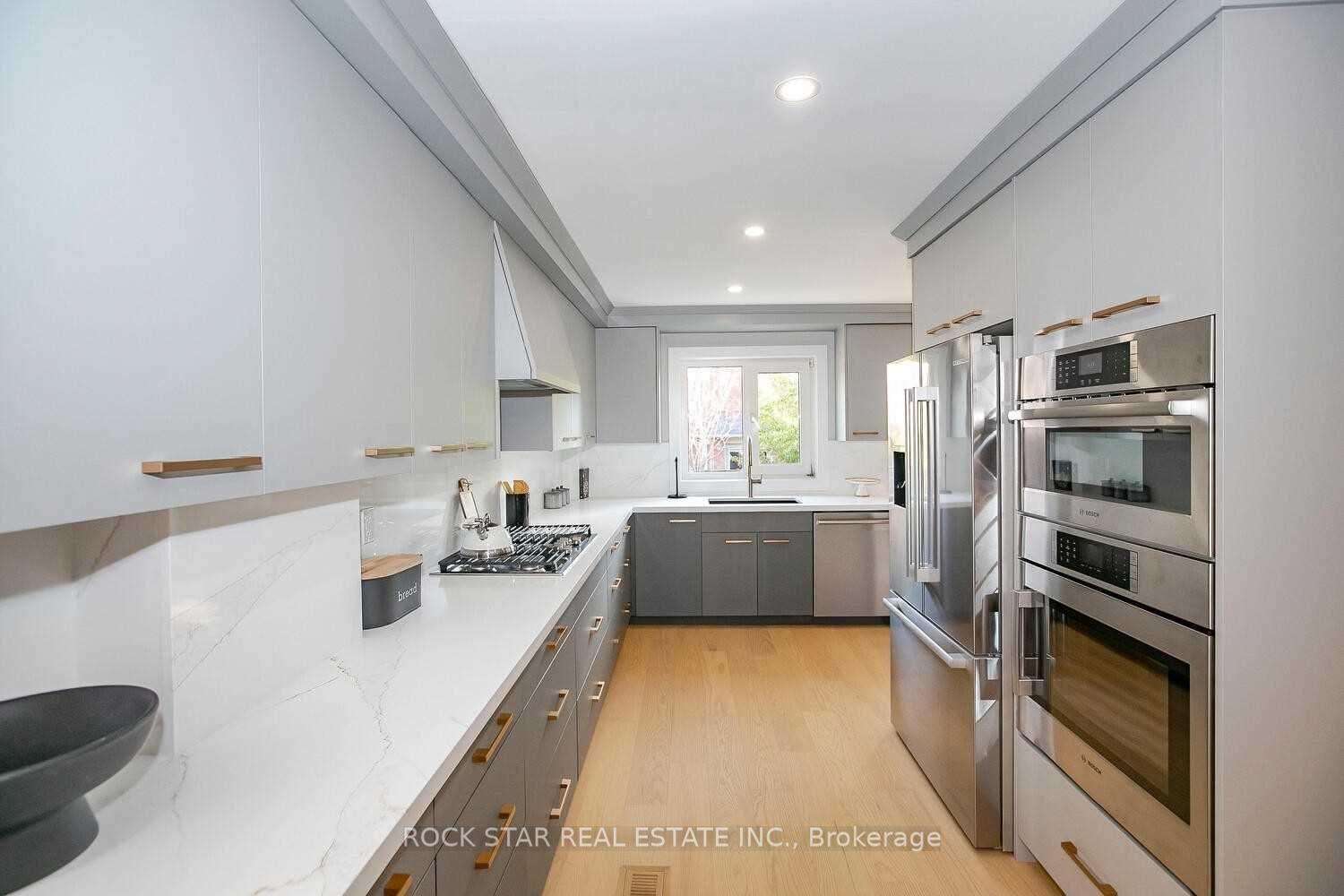 Photo 4 of 160 River Oaks Boulevard E, Oakville, River Oaks — HOMEH