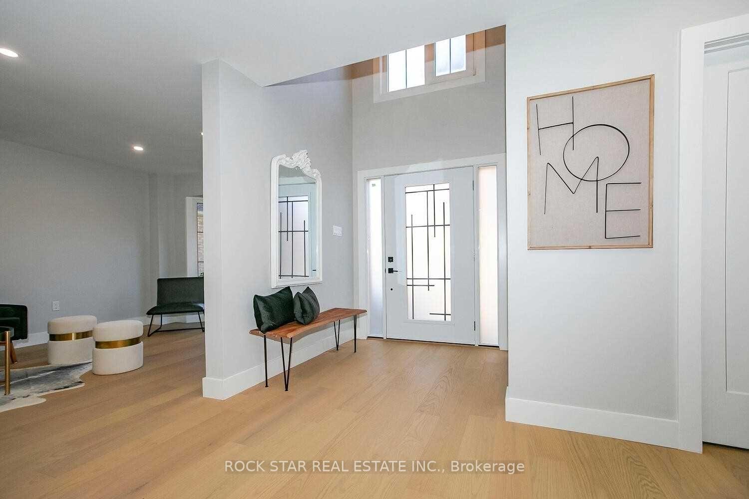 Photo 7 of 160 River Oaks Boulevard E, Oakville, River Oaks — HOMEH