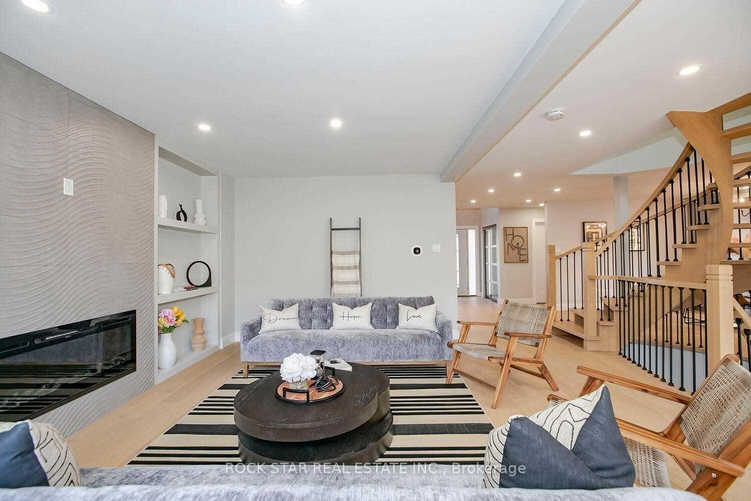 Photo 16 of 160 River Oaks Boulevard E, Oakville, River Oaks — HOMEH