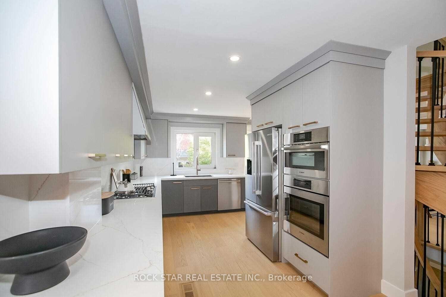 Photo 19 of 160 River Oaks Boulevard E, Oakville, River Oaks — HOMEH
