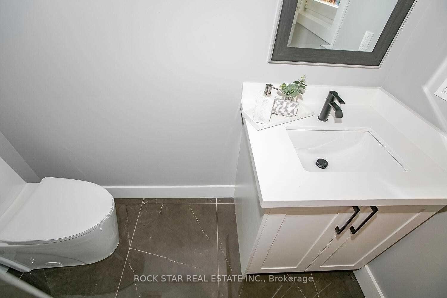 Photo 35 of 160 River Oaks Boulevard E, Oakville, River Oaks — HOMEH