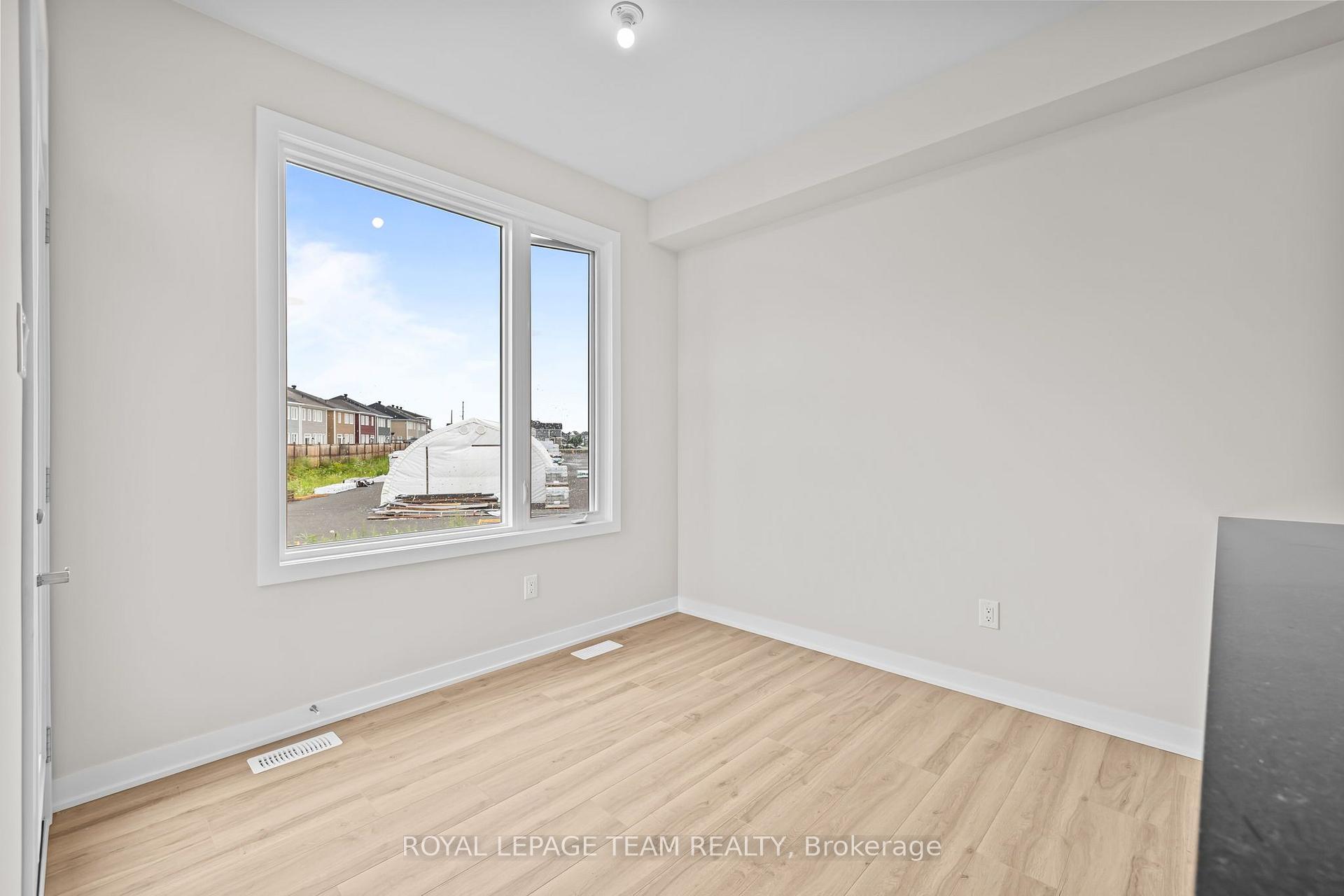 Photo 9 of 741 Haflinger Row, Ottawa, Btwn Franktown Rd. & Fallowfield Rd. — HOMEH