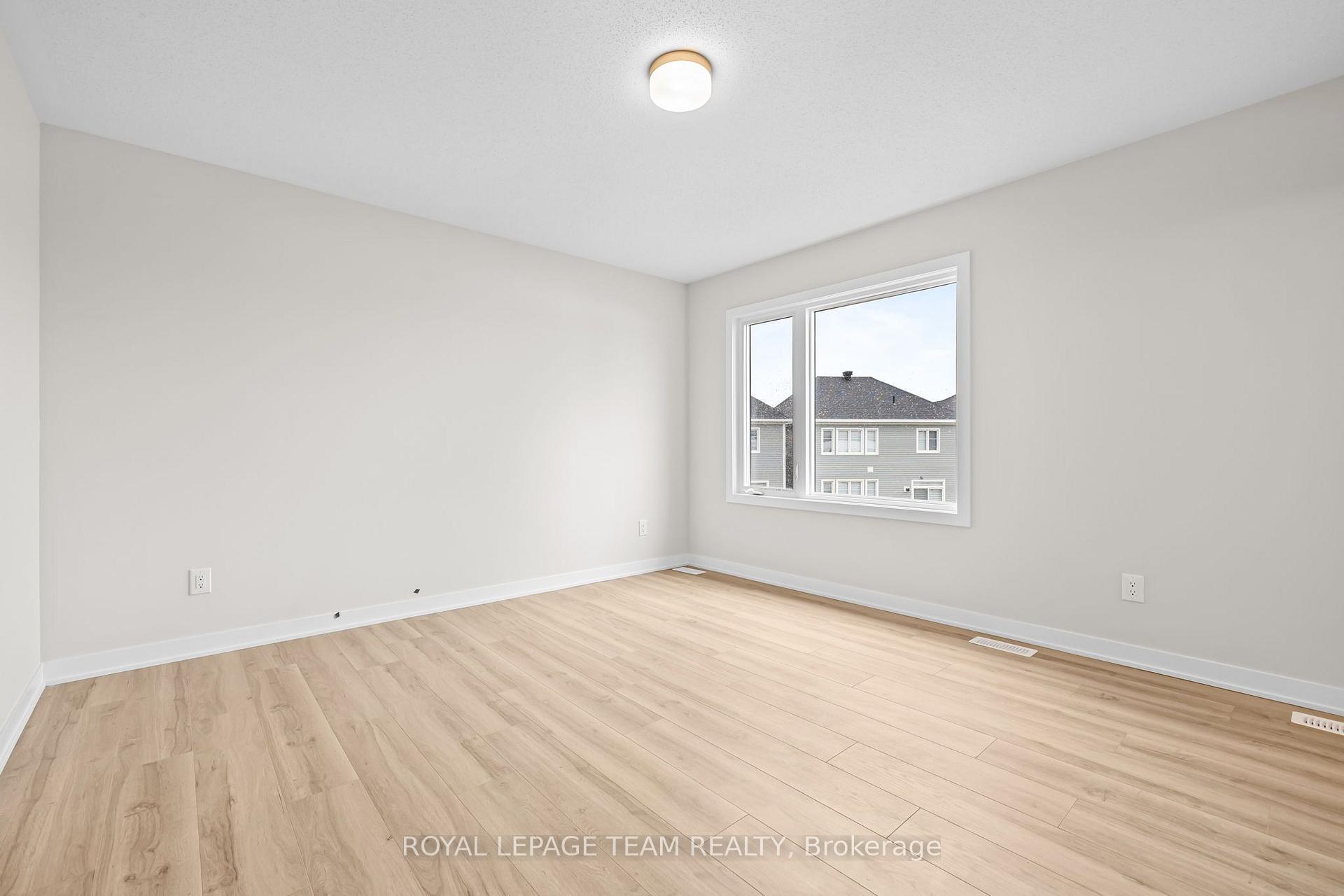 Photo 11 of 741 Haflinger Row, Ottawa, Btwn Franktown Rd. & Fallowfield Rd. — HOMEH