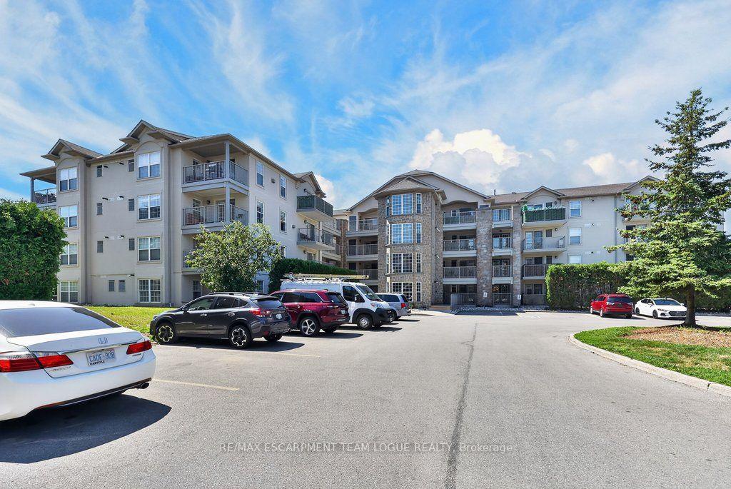 Photo 1 of Unit 105, 1450 Bishops Gate, Oakville, Glen Abbey — HOMEH