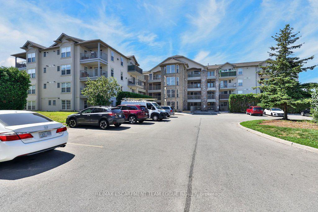Photo 5 of Unit 105, 1450 Bishops Gate, Oakville, Glen Abbey — HOMEH
