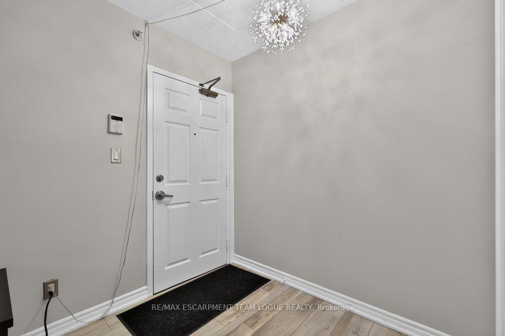 Photo 7 of Unit 105, 1450 Bishops Gate, Oakville, Glen Abbey — HOMEH