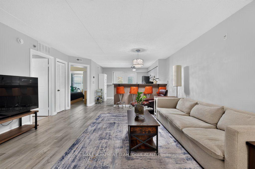 Photo 10 of Unit 105, 1450 Bishops Gate, Oakville, Glen Abbey — HOMEH