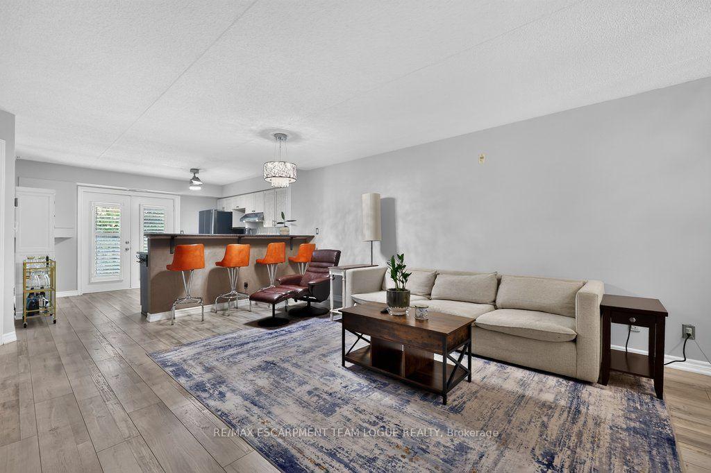 Photo 11 of Unit 105, 1450 Bishops Gate, Oakville, Glen Abbey — HOMEH