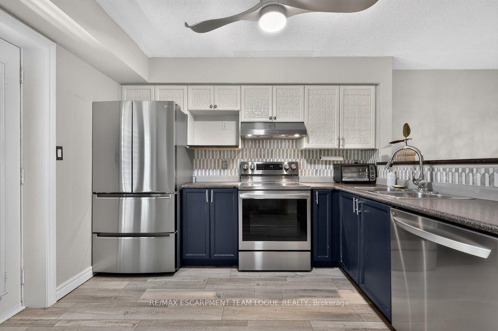Photo 16 of Unit 105, 1450 Bishops Gate, Oakville, Glen Abbey — HOMEH