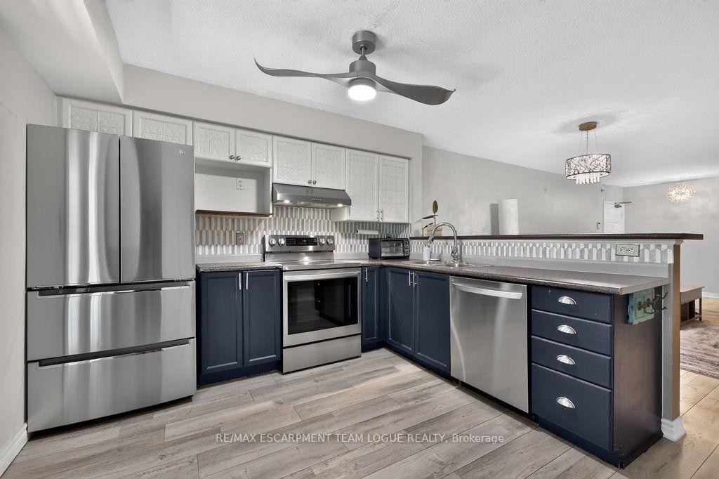 Photo 17 of Unit 105, 1450 Bishops Gate, Oakville, Glen Abbey — HOMEH