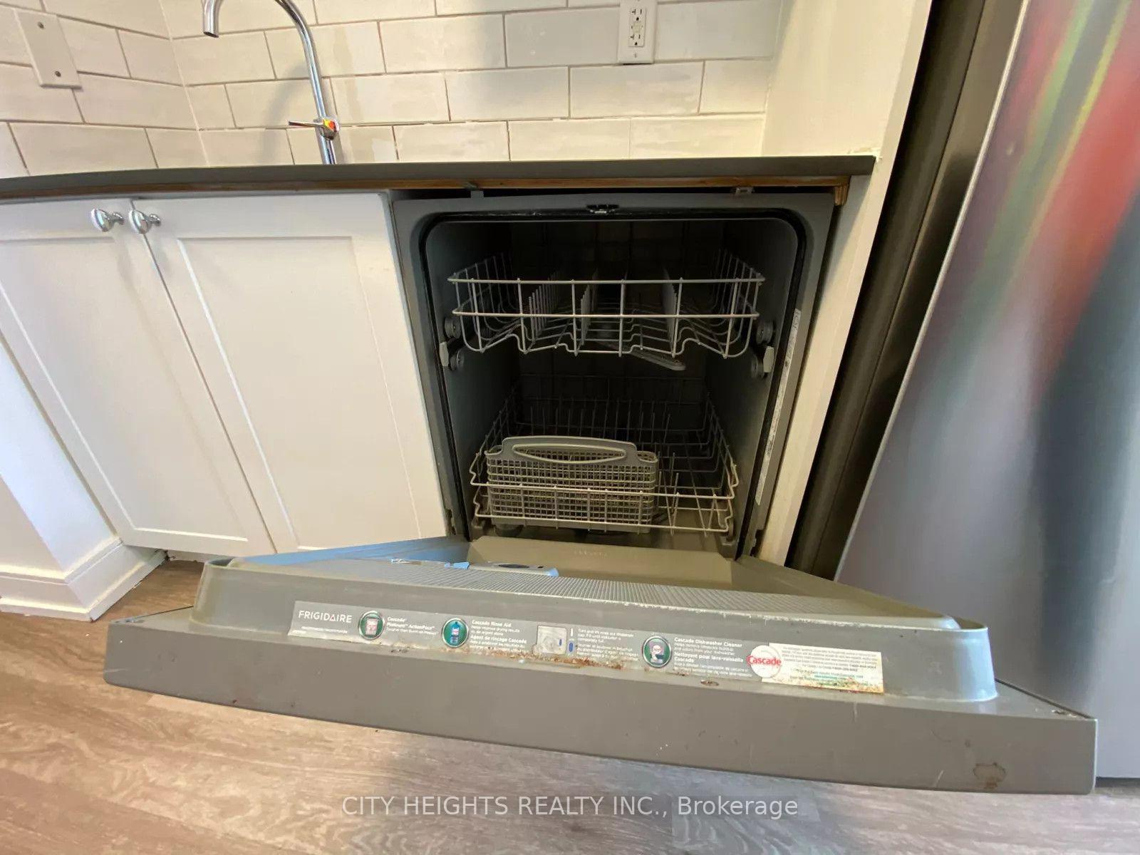 Photo 11 of Unit 1406, 294 Chandler Drive, Kitchener, Laurentian Hills — HOMEH