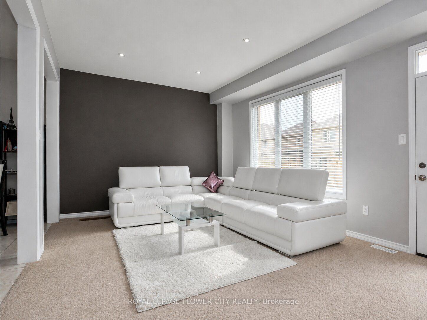 Photo 3 of 7843 Butternut Boulevard, Niagara Falls, Brown — HOMEH