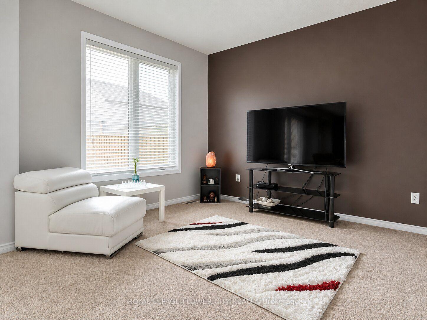 Photo 4 of 7843 Butternut Boulevard, Niagara Falls, Brown — HOMEH