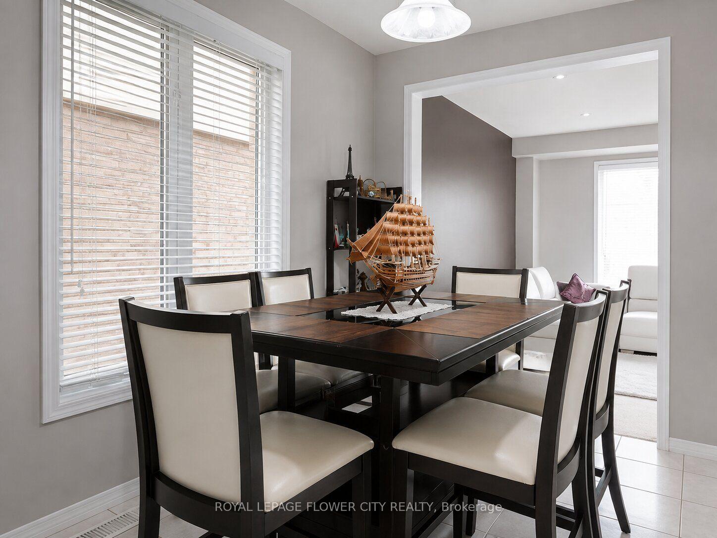 Photo 5 of 7843 Butternut Boulevard, Niagara Falls, Brown — HOMEH
