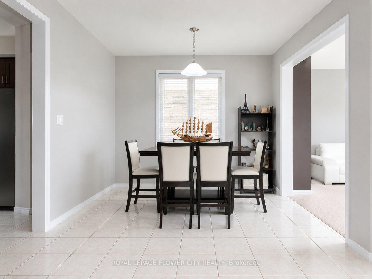 Photo 6 of 7843 Butternut Boulevard, Niagara Falls, Brown — HOMEH