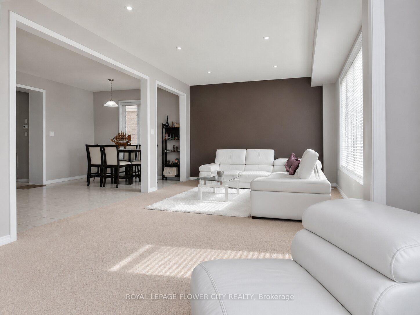 Photo 7 of 7843 Butternut Boulevard, Niagara Falls, Brown — HOMEH