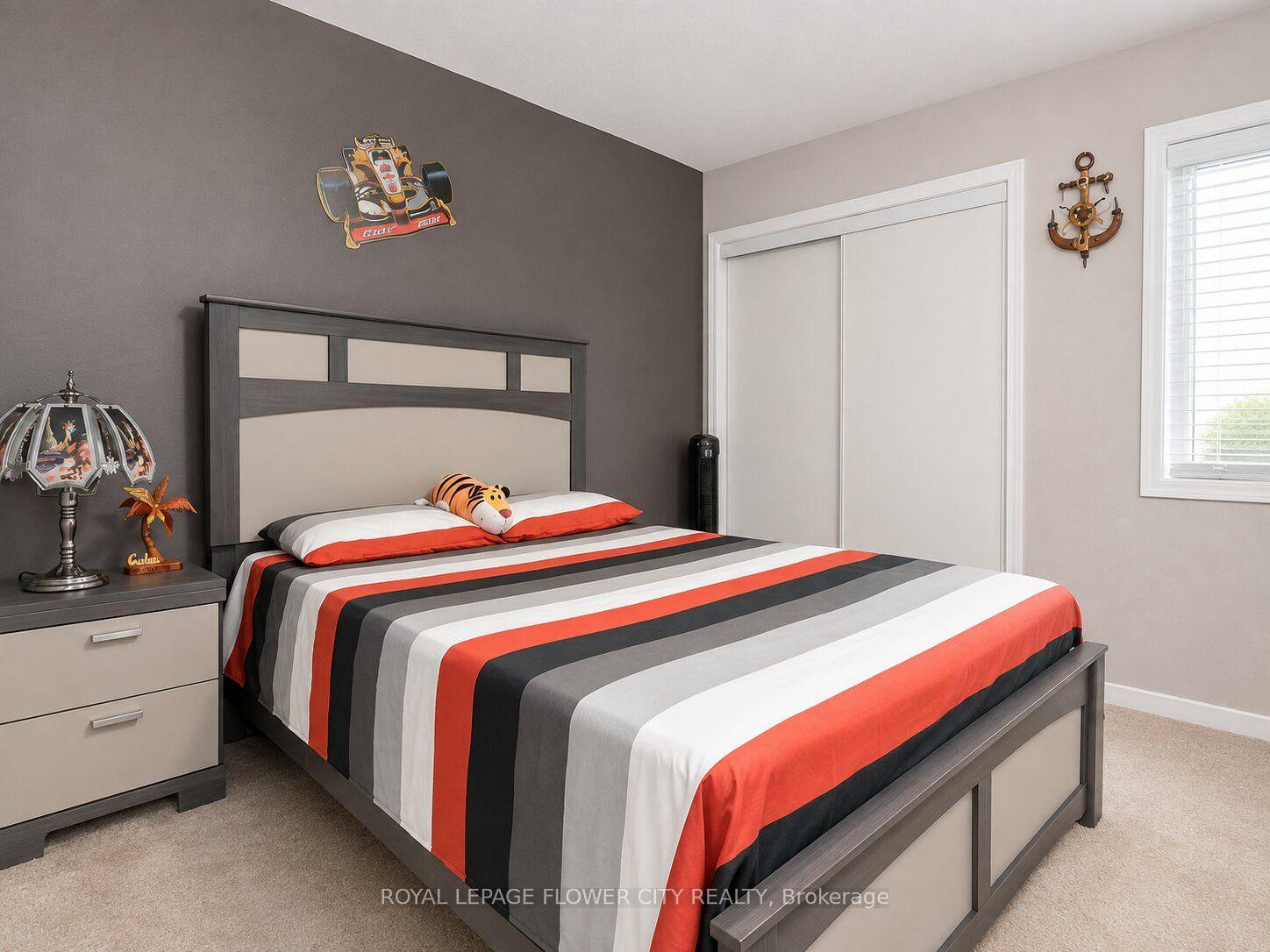 Photo 13 of 7843 Butternut Boulevard, Niagara Falls, Brown — HOMEH