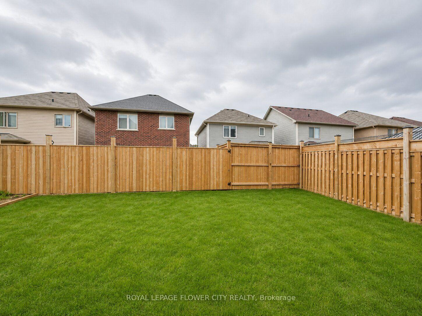 Photo 18 of 7843 Butternut Boulevard, Niagara Falls, Brown — HOMEH
